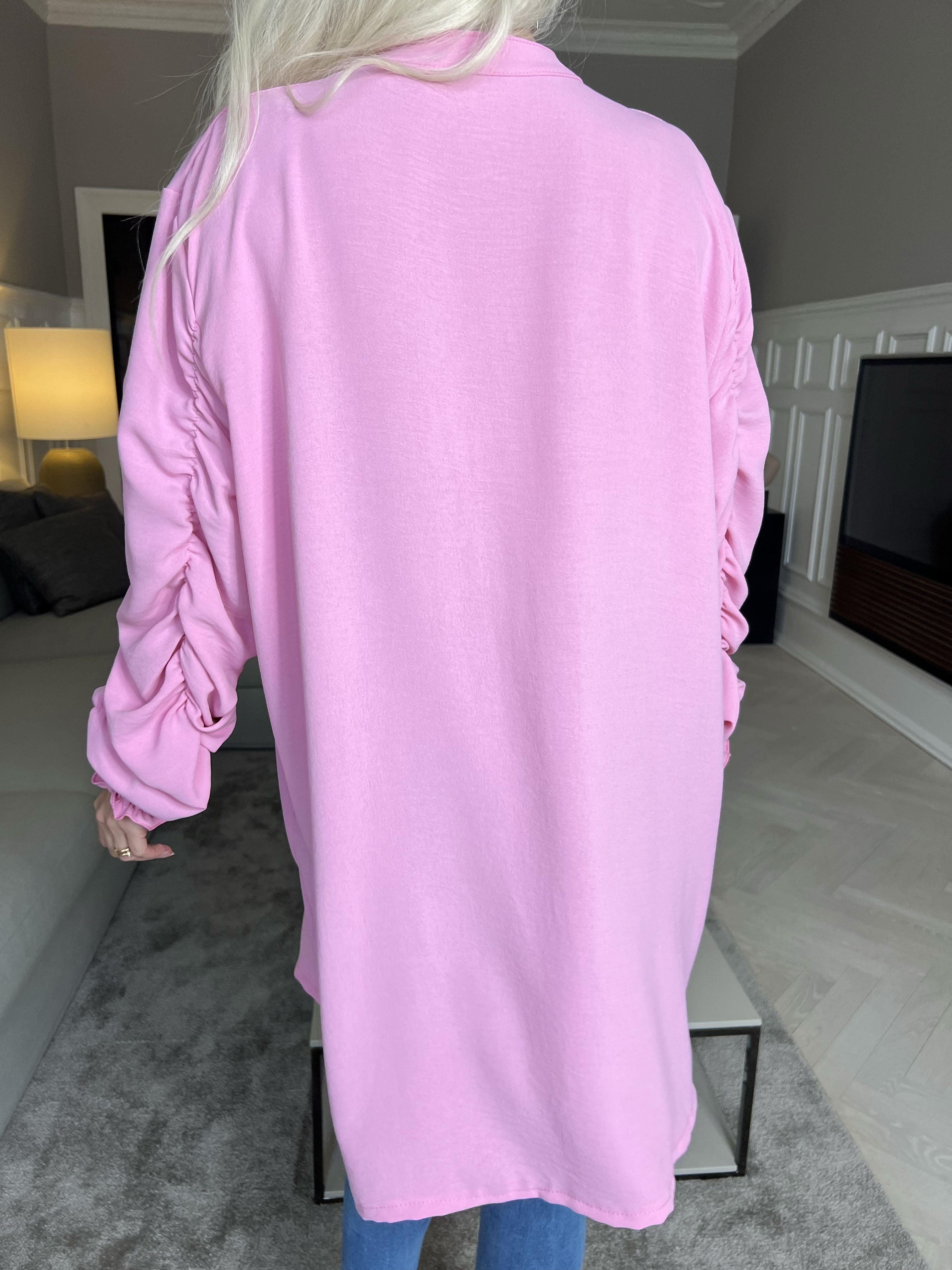 Athena - Lång skjorta med rynkade ärmar